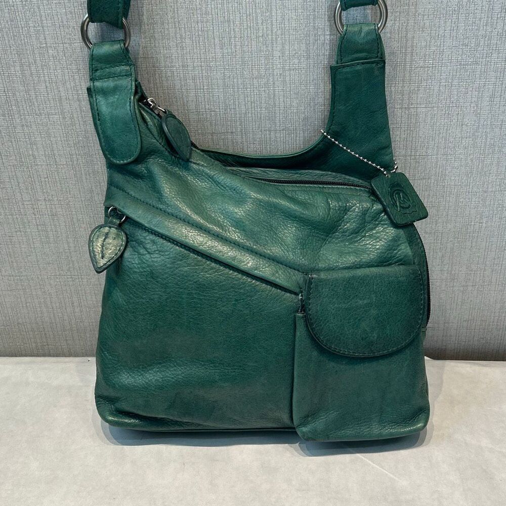 Vtg Osgoode Marley Leather Crossbody Green Adjustable Strap Pockets Bag Charm